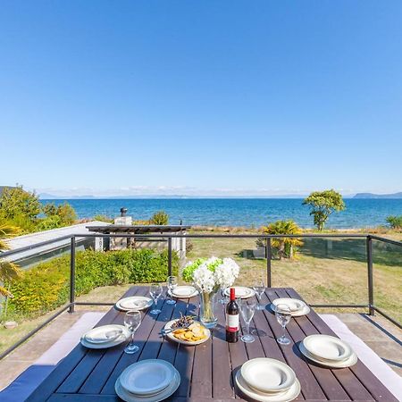 Lakefront Villa - Waitahanui Holiday Home Экстерьер фото