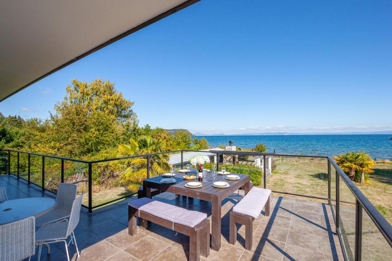 Lakefront Villa - Waitahanui Holiday Home Экстерьер фото