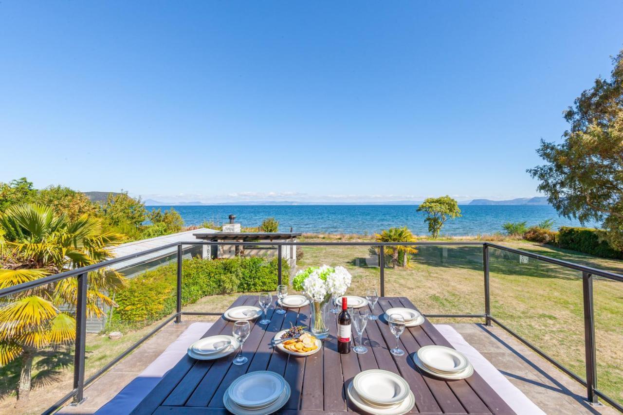 Lakefront Villa - Waitahanui Holiday Home Экстерьер фото