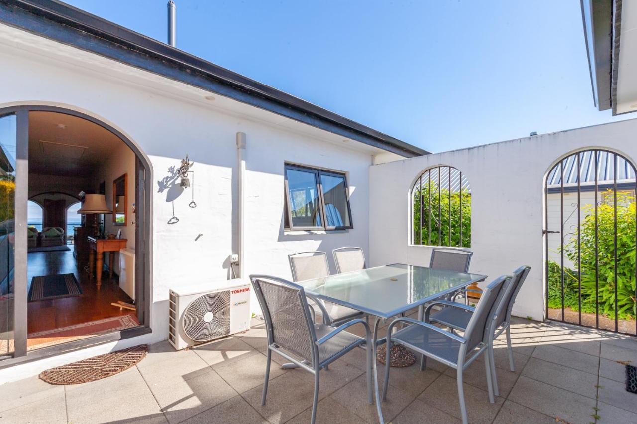 Lakefront Villa - Waitahanui Holiday Home Экстерьер фото