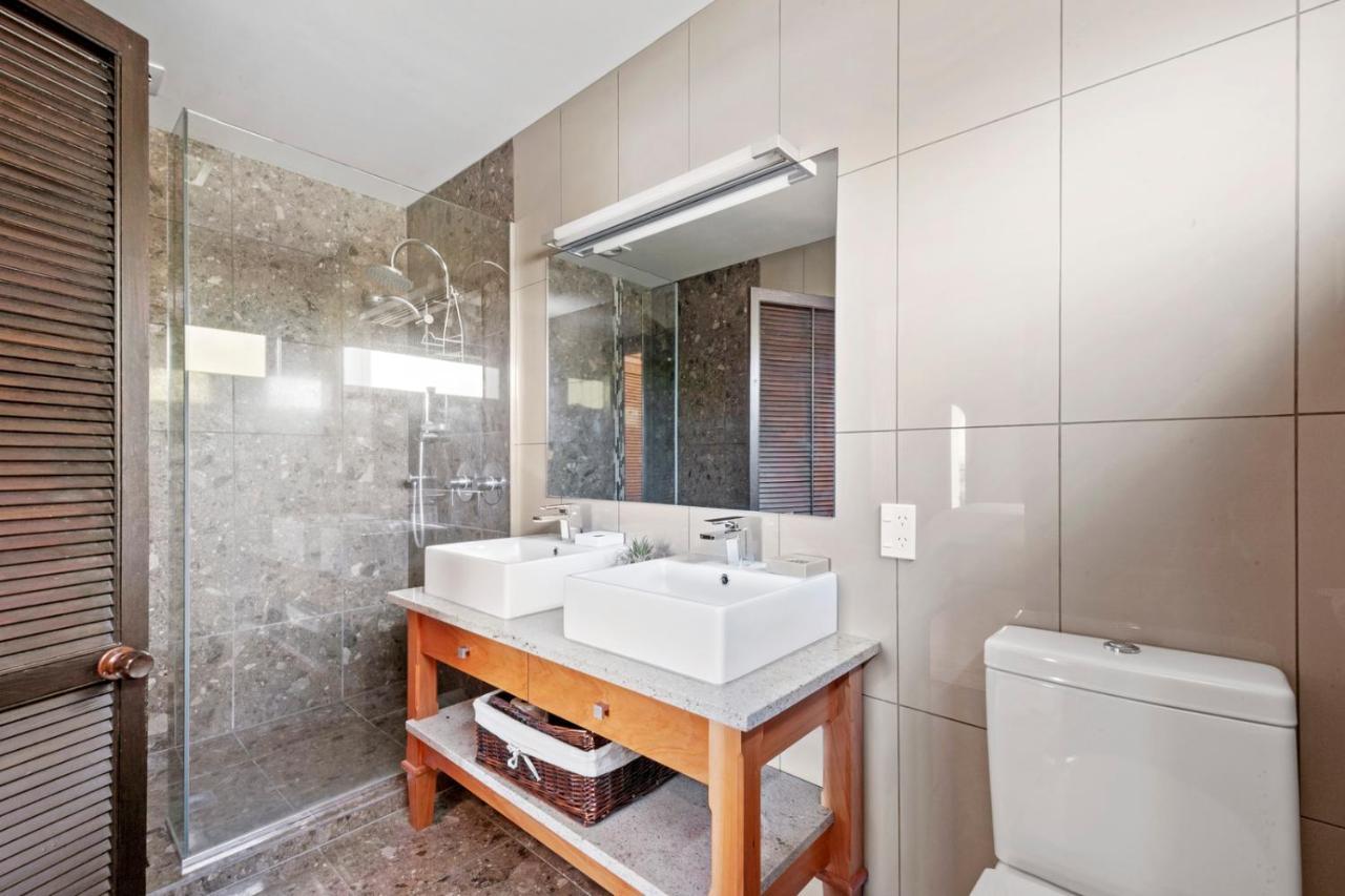 Lakefront Villa - Waitahanui Holiday Home Экстерьер фото